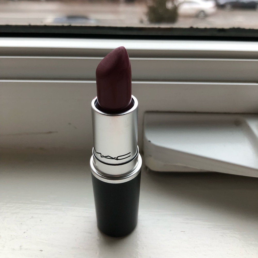 MAC lipstick Amorous satin B 55